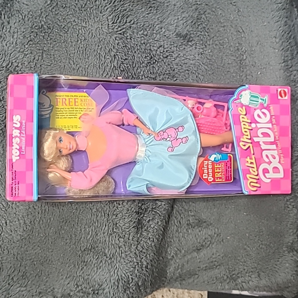 🍧 Malt Shoppe Barbie 1992
